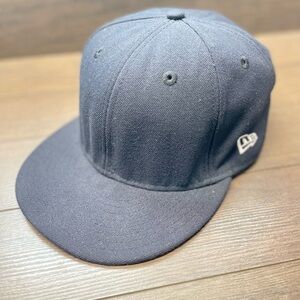 New Era Fitted Ball cap Size 7 1/2
